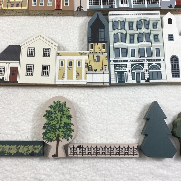 Vintage The Cats Meow Village Lot 80's-90's Wooden House Town Buildings 23-Piece - Picture 3 of 16